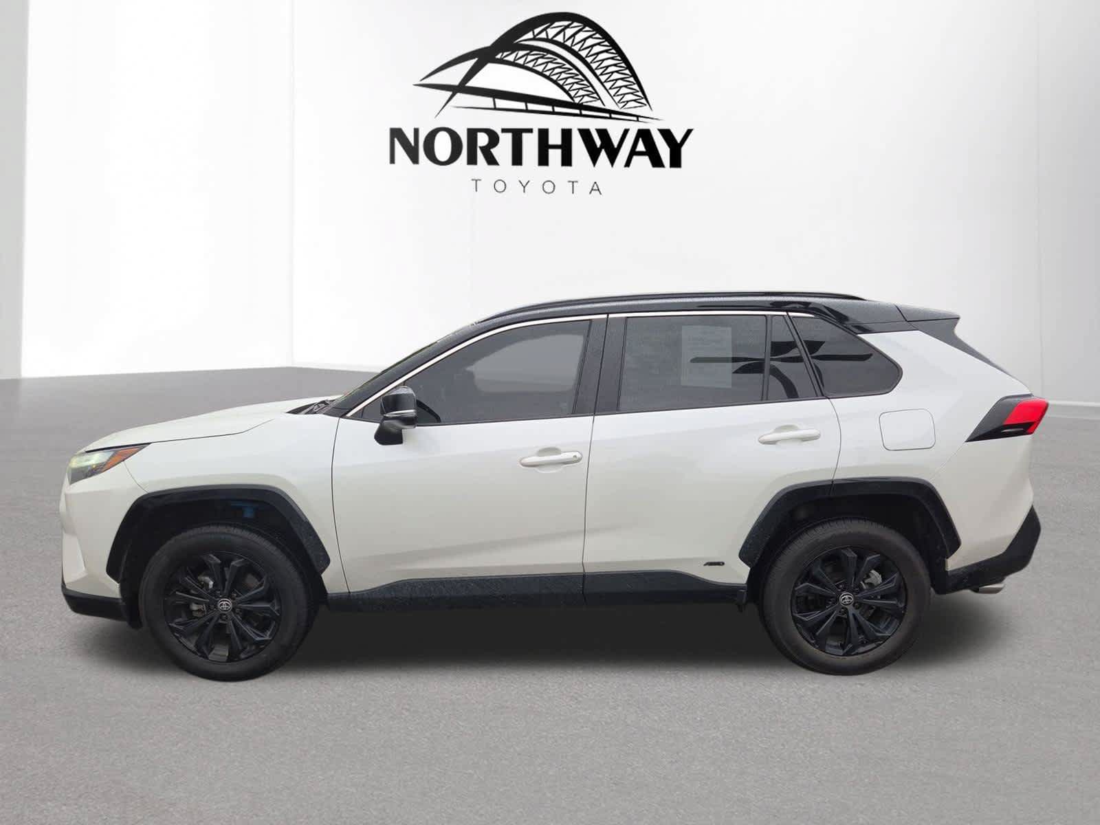 Used 2022 Toyota RAV4 XSE w/ XSE Grade Weather Package AWD/4WD image 6