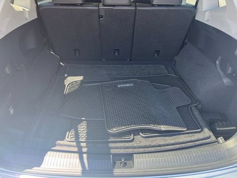 Used 2023 Volkswagen Tiguan SE AWD/4WD image 17