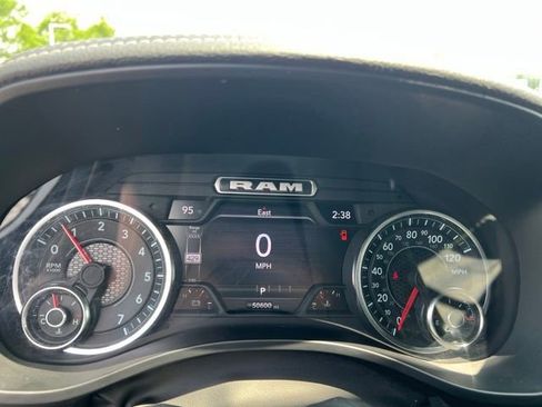 Used 2025 RAM 1500 Laramie AWD/4WD image 12
