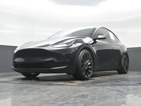 Used 2022 Tesla Model Y Performance image 24