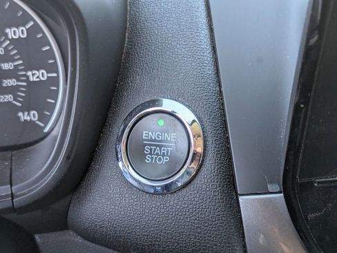 Used 2018 Ford EcoSport SE w/ SE Convenience Package image 18