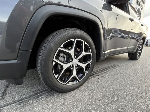 Certified 2024 Jeep Compass Limited AWD/4WD image 17