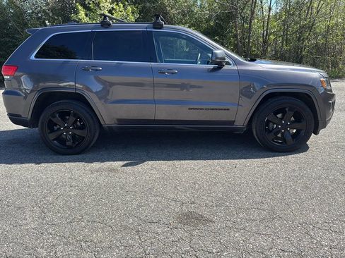 Used 2015 Jeep Grand Cherokee Altitude image 4