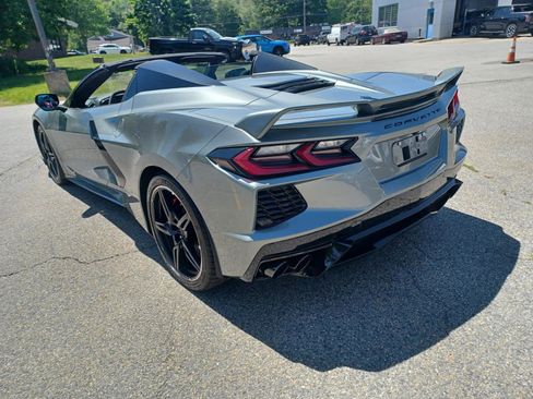 Used 2022 Chevrolet Corvette Stingray Premium Conv w/ Z51 Performance Package RWD image 11