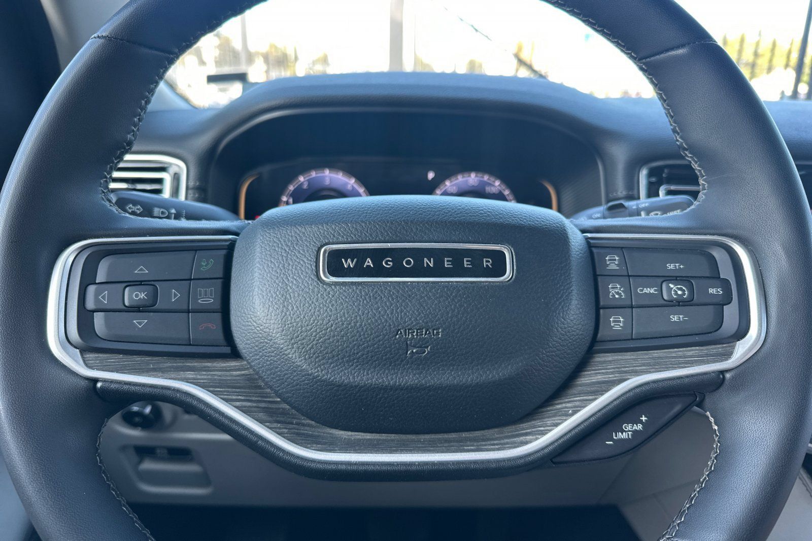 Used 2024 Jeep Wagoneer Series II w/ Flexible Seating Group AWD/4WD image 33