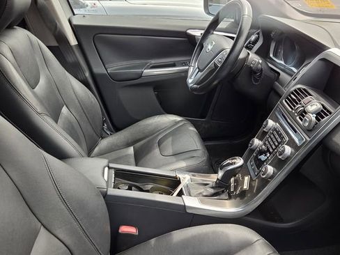 Used 2015 Volvo XC60 T5 Premier w/ Proximity Package image 10