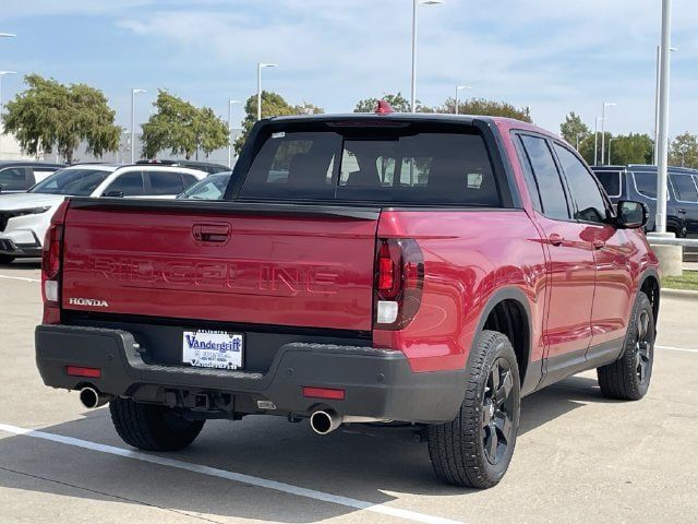 Used 2025 Honda Ridgeline Black Edition image 4