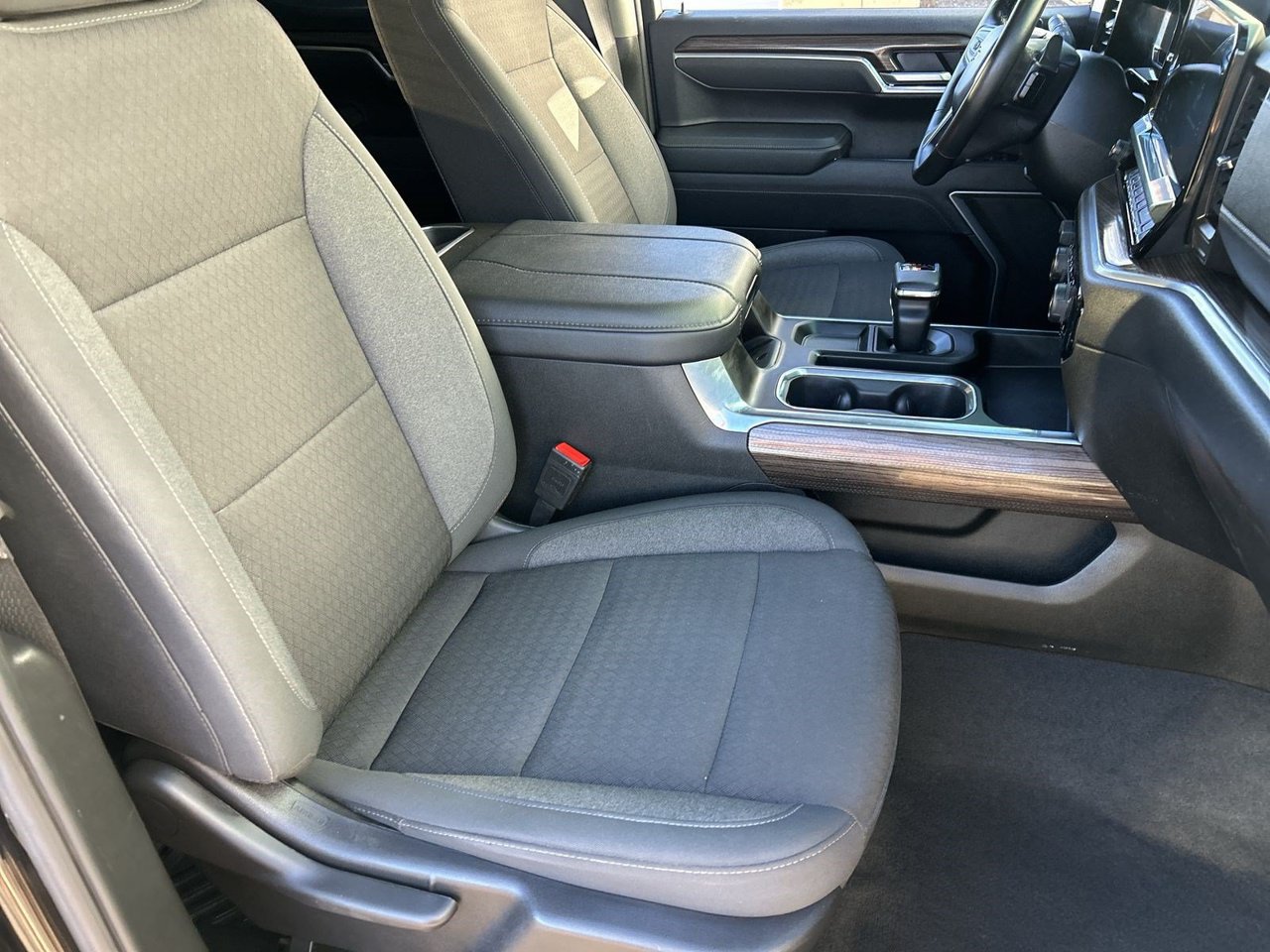 Used 2025 Chevrolet Silverado 1500 RST AWD/4WD image 8