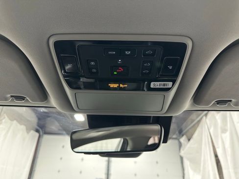 Used 2025 Toyota Grand Highlander AWD image 42