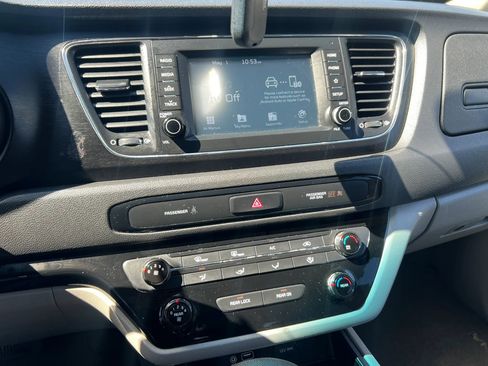 Used 2020 Kia Sedona LX FWD image 23