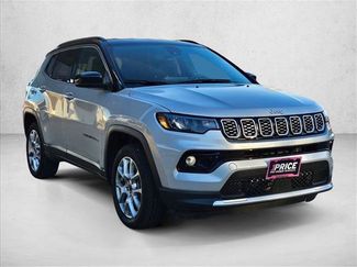 Used 2025 Jeep Compass Limited AWD/4WD video 3