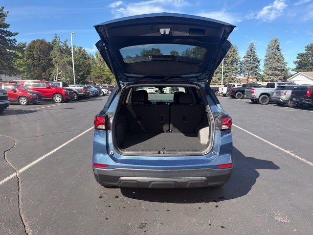 Used 2024 Chevrolet Equinox LT FWD image 9
