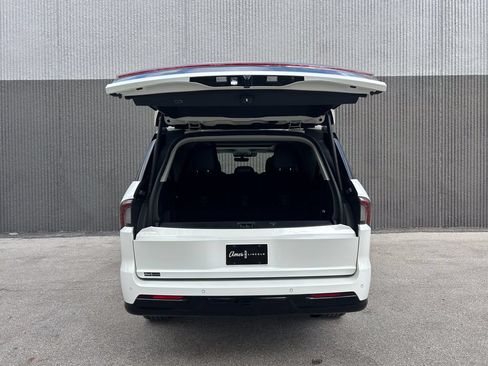 Certified 2025 Lincoln Navigator L Reserve AWD/4WD image 20