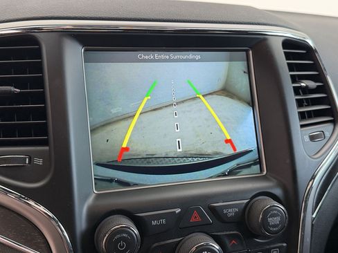 Used 2018 Jeep Grand Cherokee Limited AWD/4WD image 20