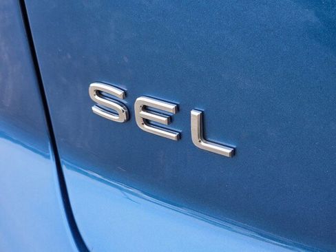 Used 2025 Volkswagen Atlas Cross Sport SEL Premium R-Line image 17