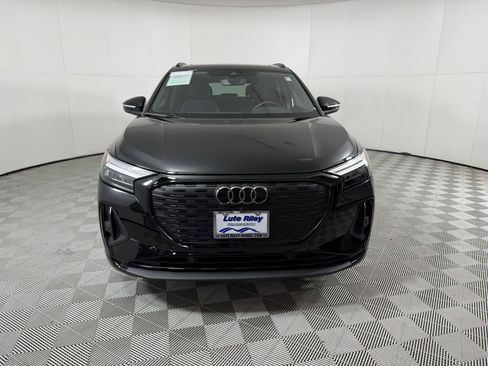 Used 2025 Audi Q4 e-tron Premium Plus image 6