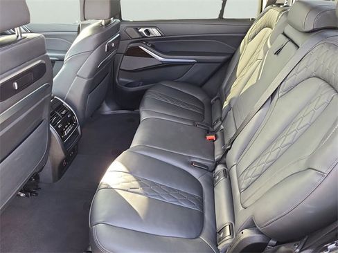 Used 2025 BMW X7 xDrive40i image 14