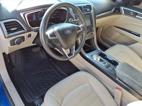 Used 2018 Ford Fusion SE w/ Fusion SE Technology Package FWD image 6