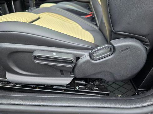 Used 2024 MINI Cooper SE w/ MINI Resolute Edition image 19