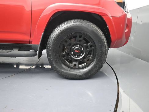 Used 2022 Toyota 4Runner SR5 Premium RWD image 6