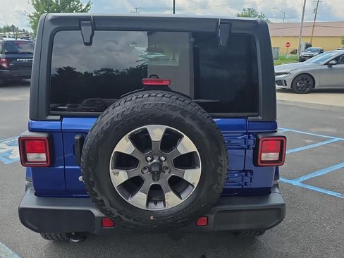 Used 2018 Jeep Wrangler Unlimited Sahara w/ Cold Weather Group AWD/4WD image 7