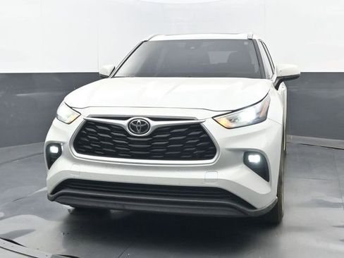 Used 2026 Toyota Highlander XLE image 5