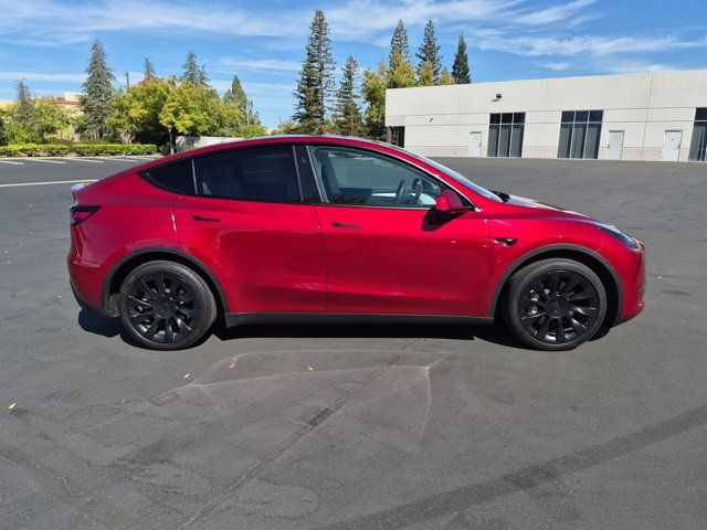 Used 2024 Tesla Model Y Long Range AWD/4WD image 4