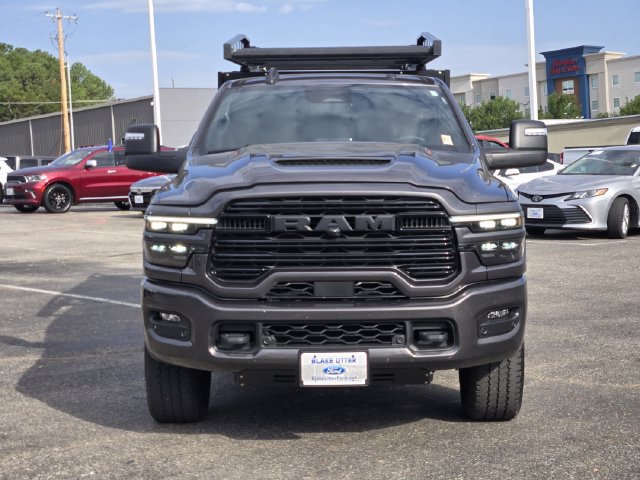 Used 2025 RAM 2500 Laramie AWD/4WD image 2