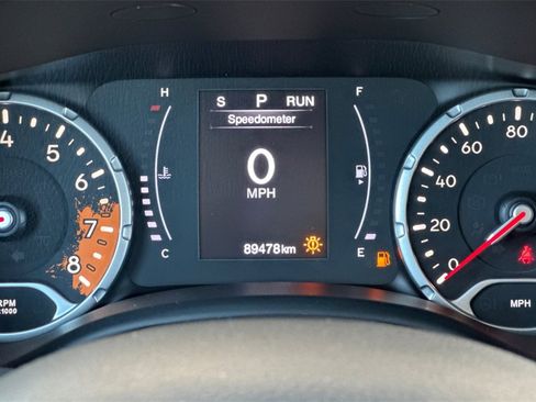 Used 2018 Jeep Renegade Altitude image 25