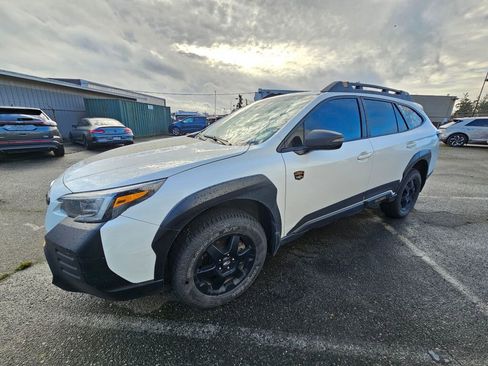 Used 2022 Subaru Outback Wilderness w/ Wilderness Package image 5