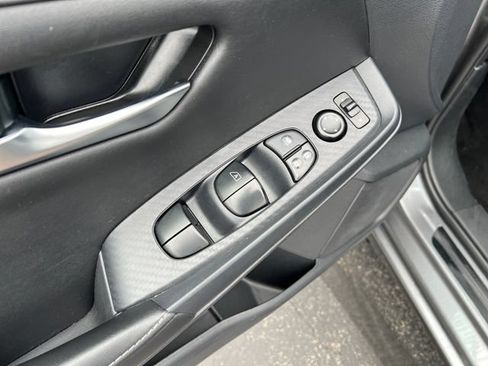 Used 2024 Nissan Sentra SV FWD image 13