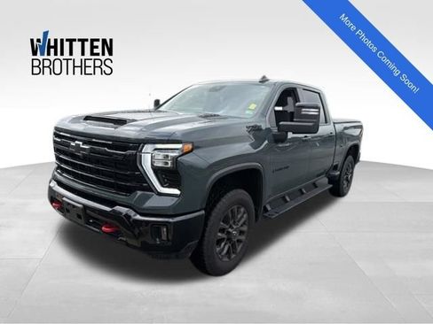 Used 2025 Chevrolet Silverado 2500 LT w/ Trail Boss Package AWD/4WD image 1