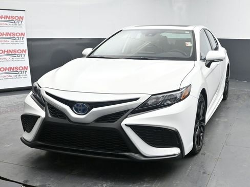 Used 2024 Toyota Camry SE w/ Audio Upgrade Package image 4