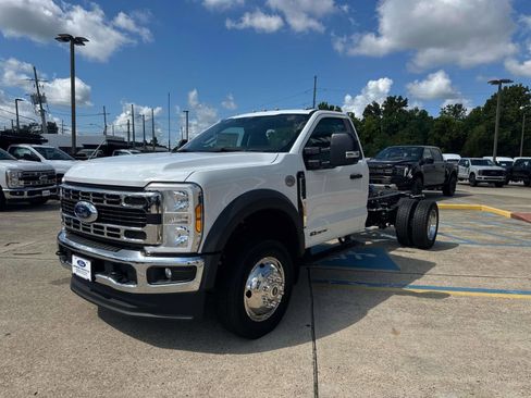 New 2025 Ford F550 4x4 Regular Cab Super Duty image 4