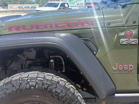 Used 2023 Jeep Wrangler Unlimited Rubicon w/ Cold Weather Group AWD/4WD image 12