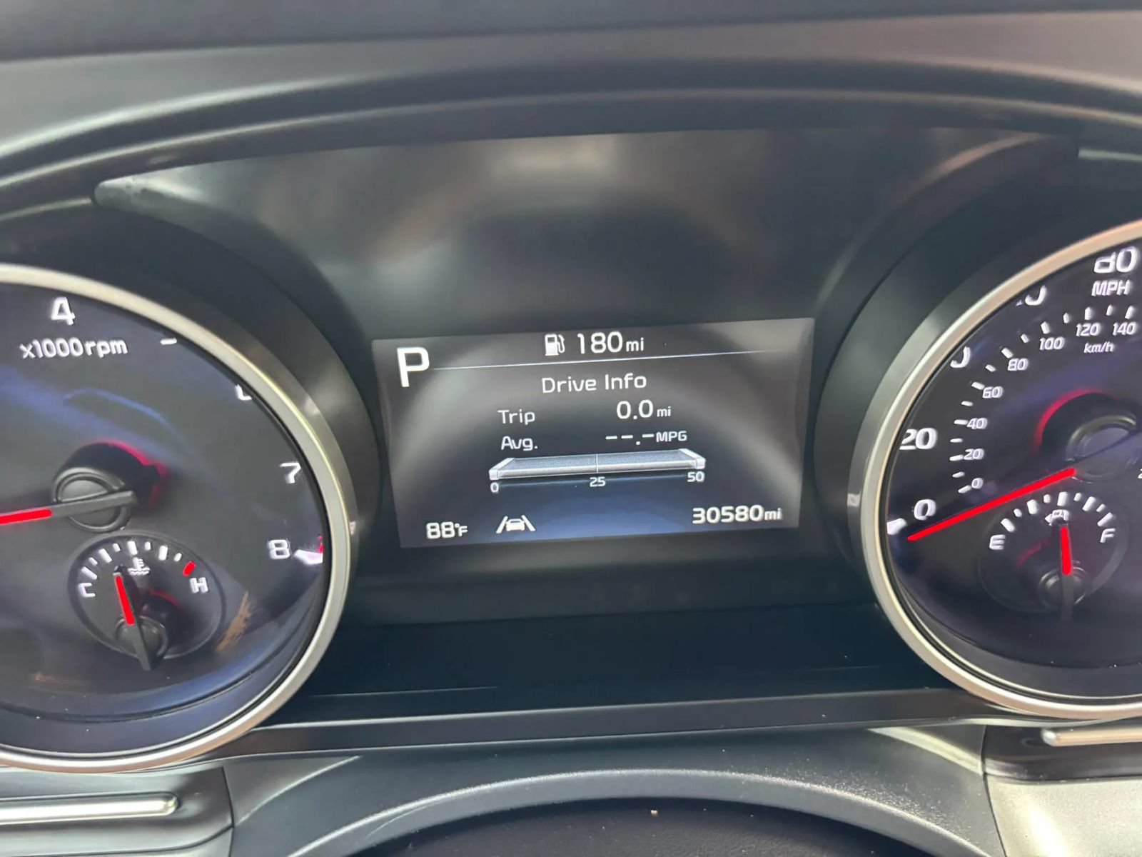 Used 2024 Kia Carnival LX FWD image 15