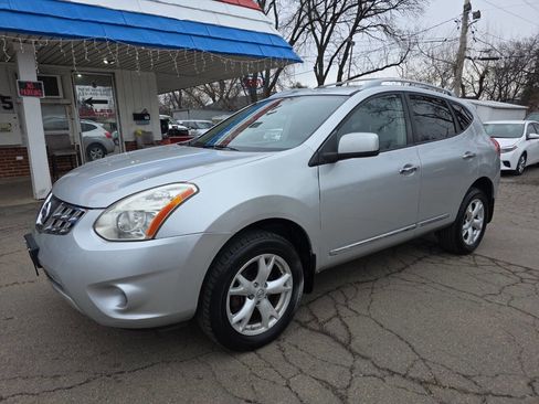 Used 2011 Nissan Rogue SV w/ Premium Pkg image 2