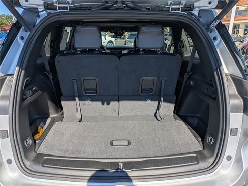 New 2025 Jeep Grand Cherokee L Altitude image 13