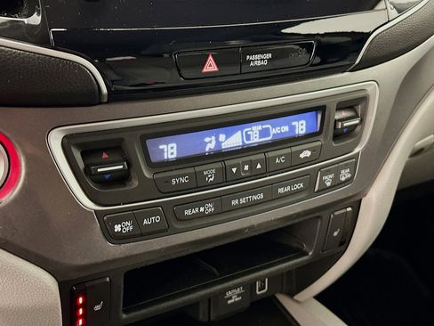 Used 2020 Honda Pilot EX image 23