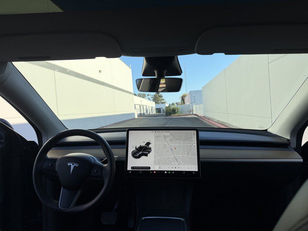Used 2023 Tesla Model Y Long Range AWD/4WD image 13