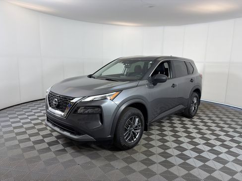 Certified 2023 Nissan Rogue S AWD/4WD image 2