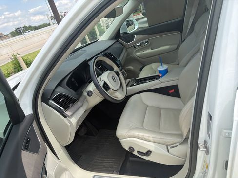 Used 2023 Volvo XC90 B6 Plus w/ Protection Package Premier AWD/4WD image 3