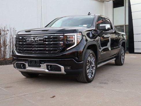 Used 2025 GMC Sierra 1500 Denali Ultimate image 4
