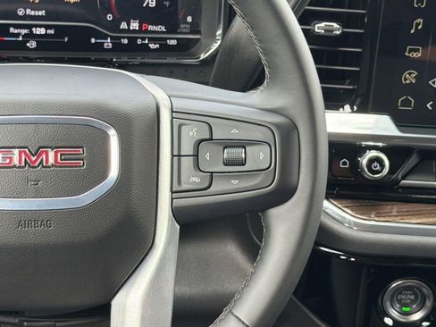 Used 2024 GMC Sierra 1500 Elevation AWD/4WD image 9