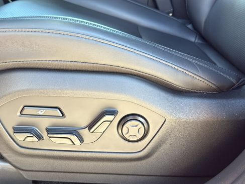 Used 2025 Hyundai Santa Fe Calligraphy image 11