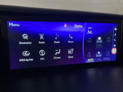 Used 2017 Lexus IS 300 AWD image 19