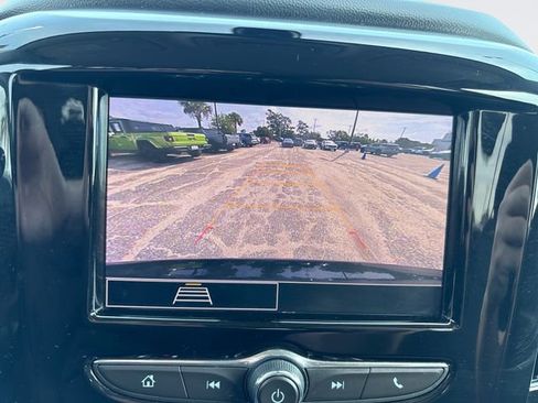Used 2020 Chevrolet Traverse LS FWD image 17