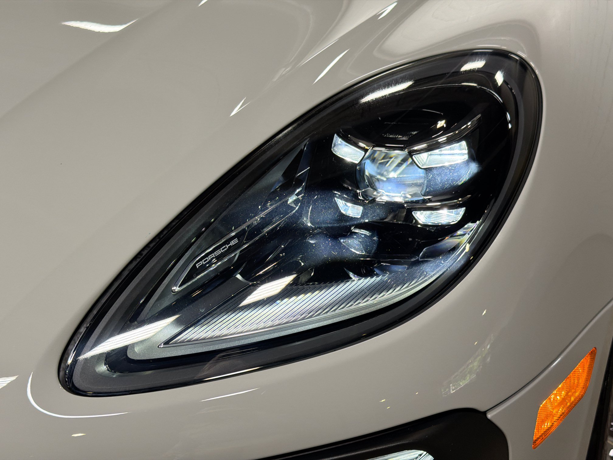 Certified 2026 Porsche Macan AWD/4WD image 10