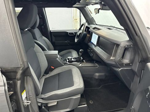 Used 2025 Ford Bronco 4-Door AWD/4WD image 13