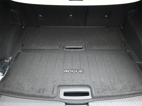 New 2026 Nissan Rogue Platinum w/ Platinum Premium Package image 16